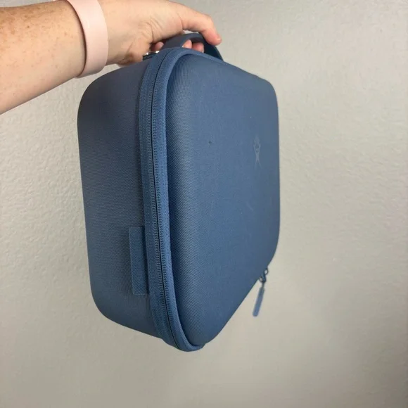 Hydro Flask Insulated Structured 5L Lunch Box - Picture 3 of 12